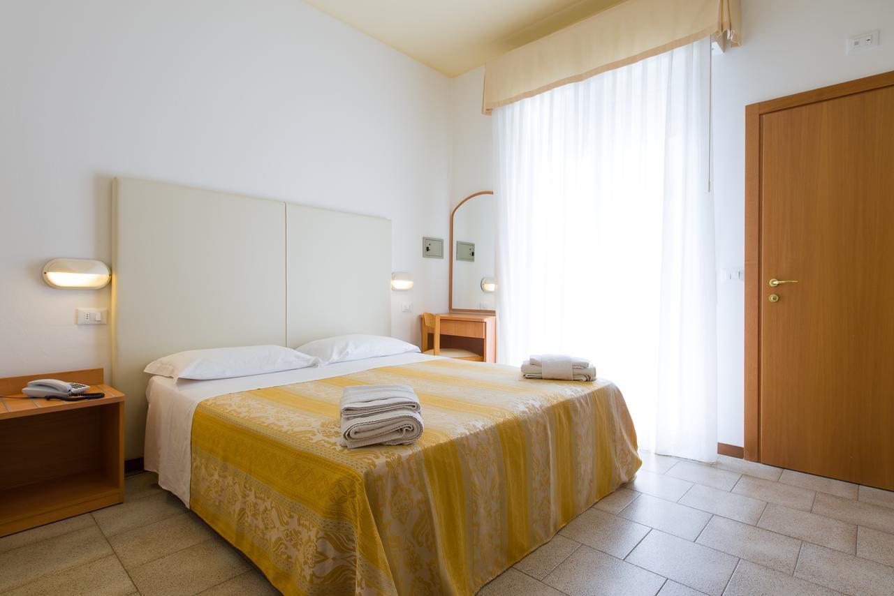Hotel Galassia Rimini Exterior photo